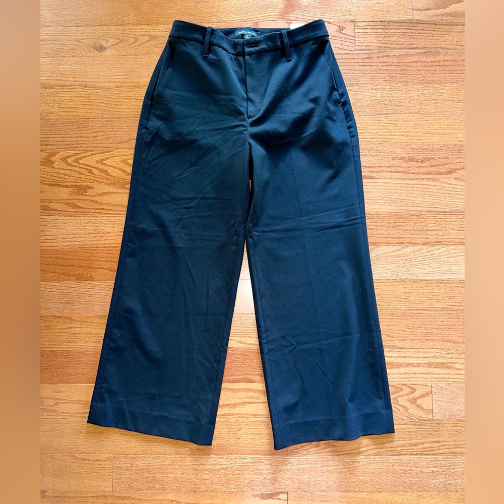 Banana Republic black Crop Straight Leg Pants- 6